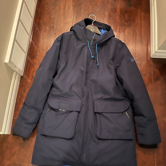 Reebok Navy Blue down puffer jacket - Picture 10 of 10